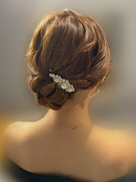 ミテ(MiTe) アレンジヘアセット　シニヨン　パーティーヘア　お呼ばれヘア