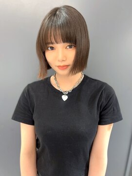 ランテルディ 渋谷(LANTERDIT) ミニボブ　切りっぱなしボブ　ブラウン　ベージュ　ぱっつん前髪