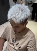 ホワイトブリーチカラー×メンズツーブロックベリーショート