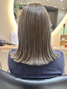 ヒビヲ(HIBIO) 横浜タッセルボブ切りっぱなしボブ外ハネボブ長めボブレイヤー