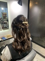 華やかハーフアップアレンジ