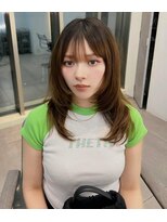 エル 北千住(elu)&nbsp;フェイスレイヤー_カーキグレージュフェザーバング