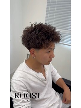 ルースト 原宿店(ROOST) 刈り上げセンターパート/波巻きツイストスパイラル/原宿/渋谷