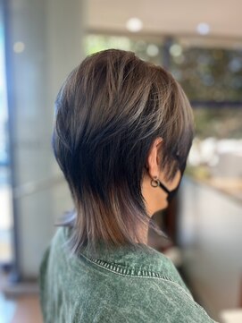 カミオ シオン(KAMIO CION) 【エッジの効いたモード感】シルバーアッシュ×ウルフボブ
