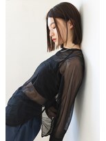 キネン バイ ツリー 宇都宮(kinen by tree)&nbsp;細めハイライトブルーカラーの前髪なしぱっつんボブ