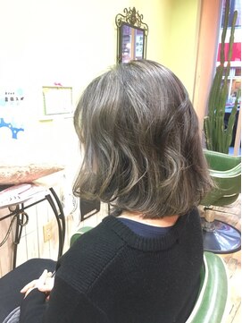 はぴねす ウィズ ケーズヘア(はぴねす with K's Hair) シルバーアッシュ