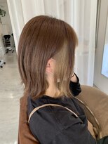 アドラーブル けやき通り店(adorable)&nbsp;20代大人かわいいインナーカラーイヤリングカラーベージュミディ