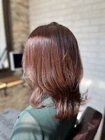 アトリエナガノ(atelier nagano)&nbsp;ニュアンスカラー/センターパート/ツヤ髪スタイル/ブルージュ