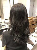 黒髪でも映える　レイヤーパーマ　低温デジタルパーマ