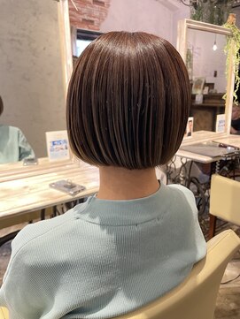 アドール(ADOR) [MIHO*ADOR] ブリーチ / ミルクティー / ハイトーン / ボブ