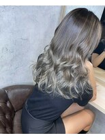 アフィナー(Afinar)&nbsp;【横浜/Afinar】グレーホワイトバレイヤージュ☆