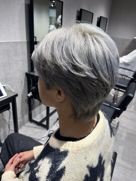 テクト バイアッシュ 吉祥寺店(Tect by Ash) ホワイトシルバー毛流れフェザーショート