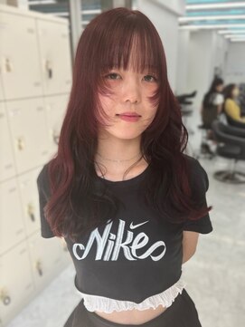 ジルバイジゼル(JILL by GiseL) ロング　顔周り　レイヤーカット　チェリーレッド　10代20代
