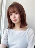 シースルーぱっつん前髪ミニウルフボブチェリーブラウン