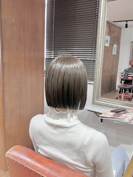 切りっぱなしミニボブ. ..~*＊.