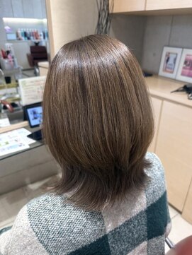 エム インターナショナル 春日部本店(EMU international) オレンジ味抑えたグレージュウルフ