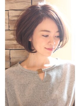 レウナ 外苑前(Reuna) 【３０代・４０代・５０代】大人の女性に人気の丸みボブ
