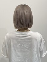 ココ 本八幡(KOKO)&nbsp;黒髪クラゲヘアーオリーブグレー小顔ココアベージュ丸型卵型ボブ