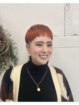 ユイツ オレンジカラー×刈り上げショート