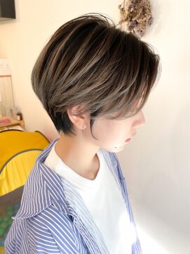 ジオ(gio) 乾かすだけで扱いやすいくびれショート