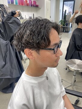 フィフス 栄(fifth) 波巻きパーマツイストスパイラルセンターパートツーブロック