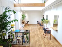 ヘイデイズ(HEY DAYS)の雰囲気（陽の入る気持ちの良い店内）