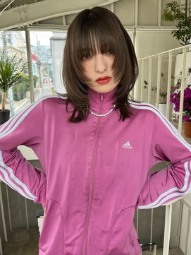 アクアオモテサンドウ(ACQUA omotesando) △ミディアムウルフカットレイヤーカットミルクティーベージュ