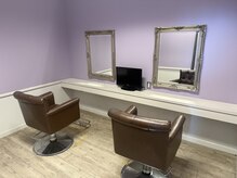 アーサス ヘアー デザイン 水戸店(Ursus hair Design by HEADLIGHT)の雰囲気（個室も2部屋完備しているので小さなお子様連れでもOKです）