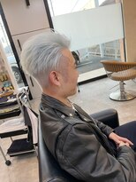 インテグリ オオタ(INTEGRI oota)&nbsp;ホワイトシルバー×刈り上げフェード◇ワイルドアップバング