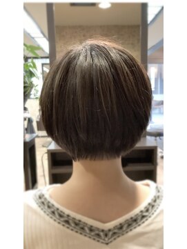 ナトゥーラ 岐阜(Natura) 首を長く頭を小さく骨格矯正シンプルボブ