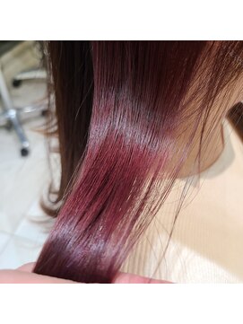 ネオリーブルカ 御茶ノ水店(Neolive Luca) "さりげないワンポイント"インナーカラー"カシスピンク"