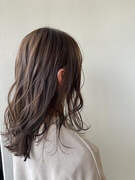 アンティエバイプレッティ(Amitie by pretty) セミロング × ナチュラルベージュ