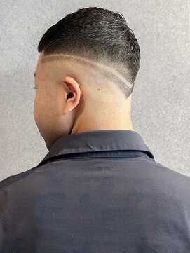 フジヤマバーバーショップ アジト(FUJIYAMA BARBER SHOP ajito) スキンフェードクロップフルパート【田中美旺】b625