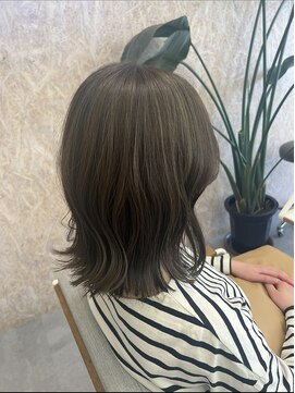 ブローチェラウカ(Broche lauka) オリーブベージュ