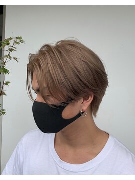 アネラ(Anela) ディカプリオヘア/センターパート/ブロンドベージュ  【山中】