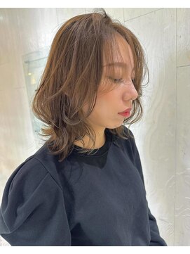 タブーセントラル(TABOO Central) 顔まわりレイヤーカット
