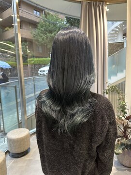 アニュー(A'nyu) モスグリーンケアブリーチルーツカラーアンブレラカラー