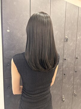 ヴィオットバイサロン(Viot by Salon) 赤みを抑えたグレージュカラー 艶髪ロング