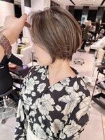 ステア ケース(stair case)&nbsp;大人ハイライト白髪ぼかしショートボブ