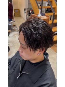 マキラ(MAKIRA) 縦落ちツイストパーマ