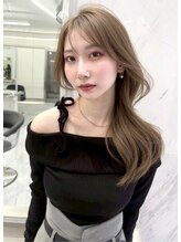 ブリーチに抵抗がある方はまずは【ハーフブリーチ】で透明感を作りましょう♪
