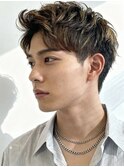 センター分けニュアンスパーママレットヘアアップバングマンバン