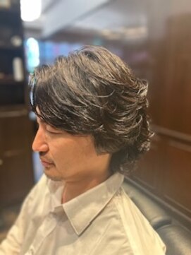 ザバーバー 渋谷(THE BARBER) センター分け+ニュアンスパーマ