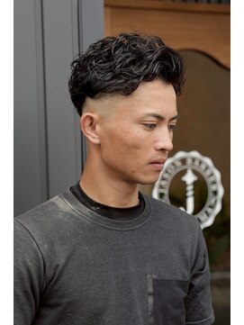 ジェイソン(JASON) ラルフカール、ルーズパーマ、フェード