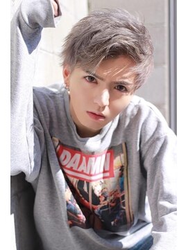 リア 大阪梅田(Ria) ～刈り上げツーブロックシルバーアッシュ～【Ria 大阪 梅田】