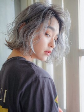 アルバム 銀座(ALBUM GINZA) ゆるふわウェーブ_斜めバンググレージュカラー_89343