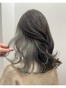 ラフ 原宿(L.a.a.g.f harajuku) インナーカラー シルバーカラー ホワイトブロンド＠原宿