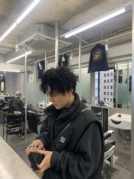 クロムトウキョウ ザ バーバー ネオン 新宿店(CHROM TOKYO the Barber ne/on) ツイストスパイラルパーマ