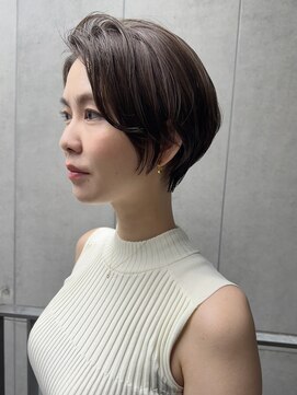 マイラ 銀座(myla) 斜めバングのグレーベージュ大人小顔ショート【Yamaki Ayako】
