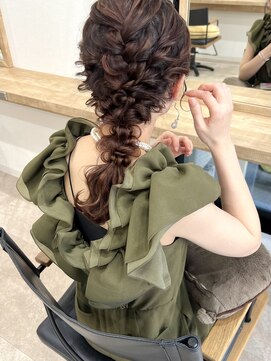 エンタリティ(entality) 【entality】結婚式・お呼ばれに♪くしゅっと編みおろしアレンジ